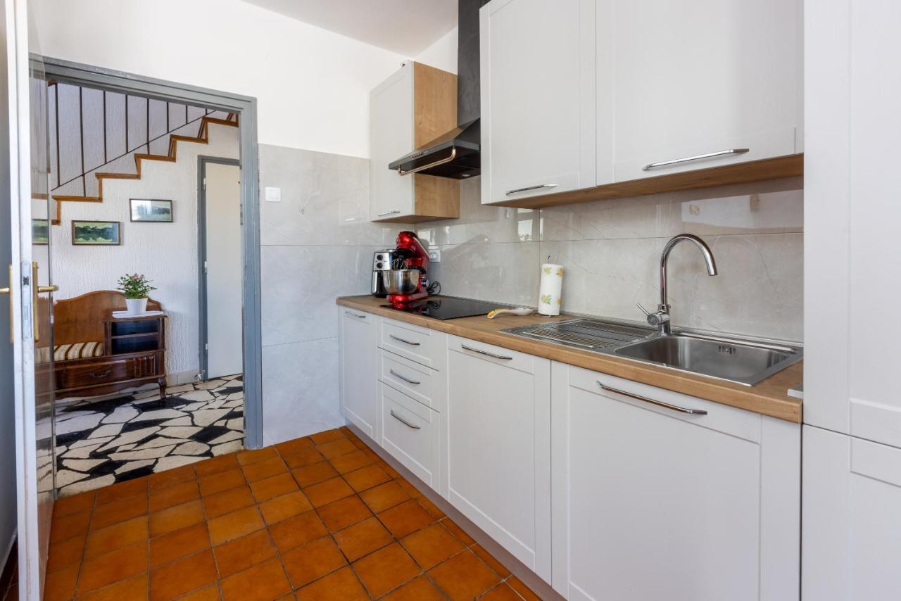 Apartment Mira "Pet Friendly" ซริกเวนิซา ภายนอก รูปภาพ
